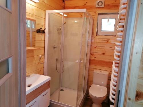 Bathroom sa Domek Modern Barn 1 Całoroczny 800m od Park Wodnego Suntago Ranczo Gold Mania