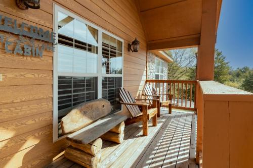 Μπαλκόνι ή βεράντα στο Ozark Livin' Lodge
