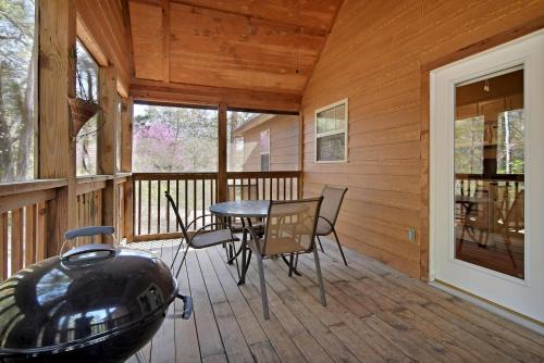 Μπαλκόνι ή βεράντα στο Ozark Livin' Lodge