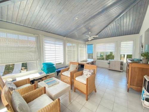 Photo de la galerie de l'établissement Maison 6 pers. proche plage, quartier animé, TV, jardin, BBQ - FR-1-231-264, à Bretignolles-sur-Mer