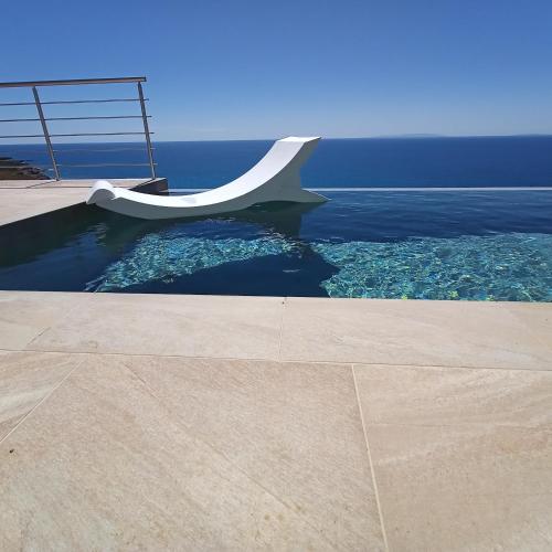 Πισίνα στο ή κοντά στο Olive and Aloe Villas