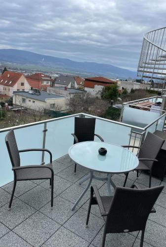 Μπαλκόνι ή βεράντα στο Apartmán Dominika Bojnice