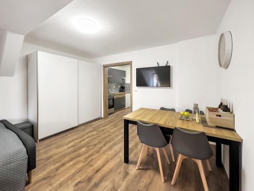 Kuchyň nebo kuchyňský kout v ubytování Apartment KATRIN 1
