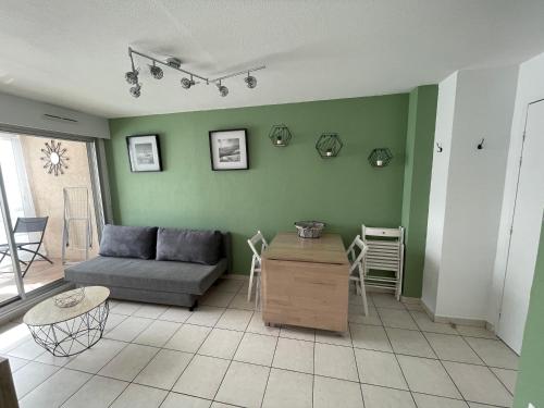 Charmant Appartement Cosy sur Sète proche de toutes commodités, Parking Privé
