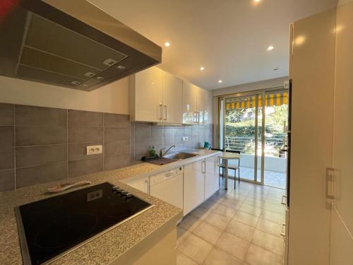 C012-Appartement confortable avec piscine, tennis et grand parc