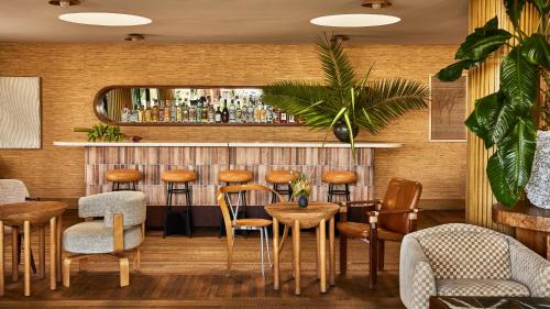 Santa Monica Proper Hotel, a Member of Design Hotels Image