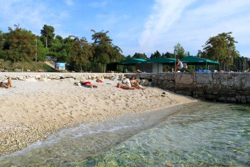 Apartments with parking space Rovinj - 20554