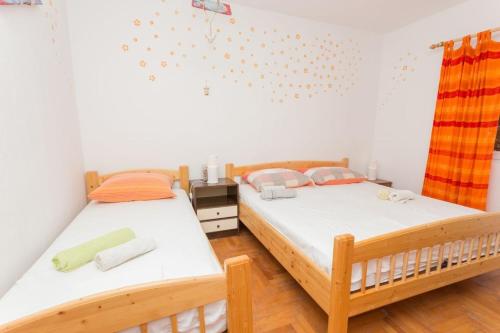 Apartments by the sea Cove Zarace - Hvar - 20924