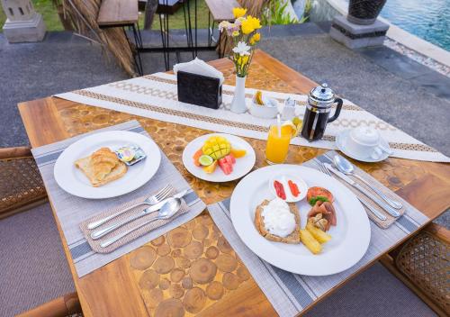 Mad på resortet eller i nærheden