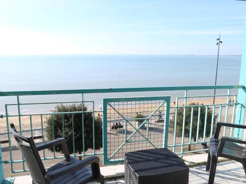 Appartement 4 pers avec vue mer, face à la plage - FR-1-709-33