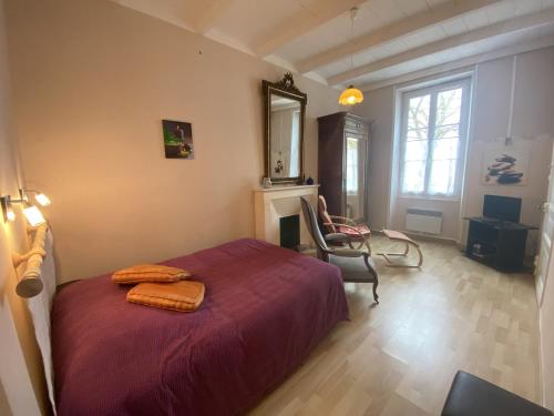 Posteľ alebo postele v izbe v ubytovaní Maison Fouras, 4 pièces, 5 personnes - FR-1-709-44