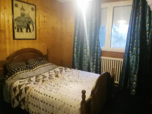 Chambre lit double Ker avalou, Carhaix-Plouguer – Tarifs 2023