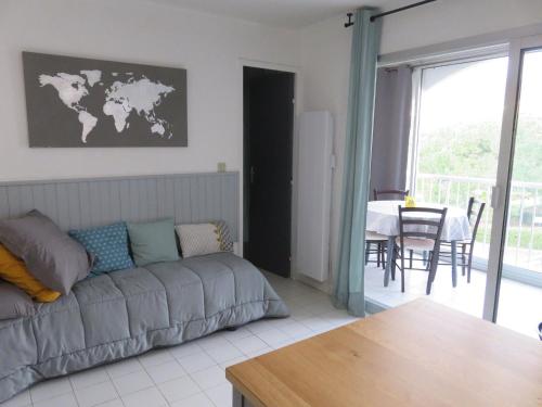 Zdjęcie z galerii obiektu Studio Cabine à Sète avec Loggia Vitrée - Proche Plages et Commerces - 3 Pers - Parking Inclus - FR-1-472-184 w mieście Sète