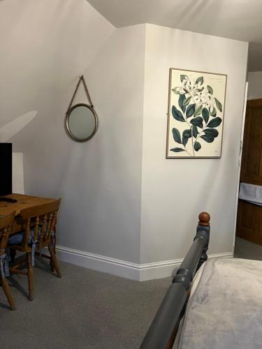 Overdale Guesthouse and Free Parking photo 80