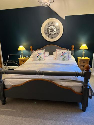 Overdale Guesthouse and Free Parking photo 77