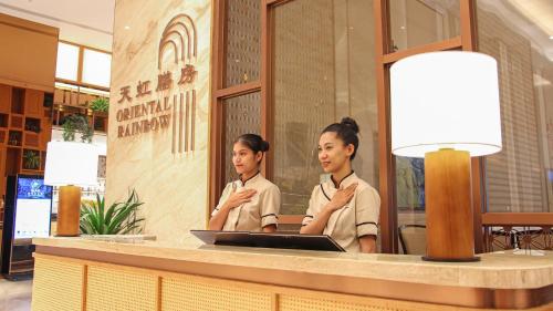 Ahli kakitangan di Won Majestic Hotel Cambodia