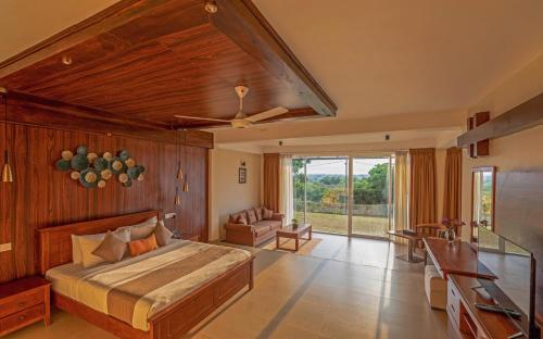 Postel nebo postele na pokoji v ubytování Birds Resort Hambantota