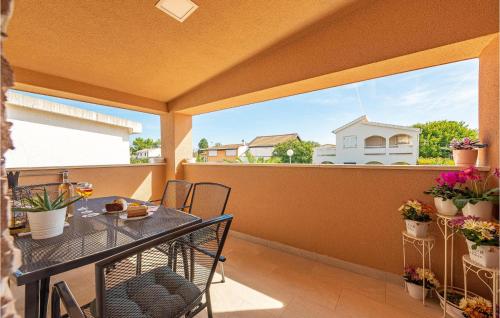 1 Bedroom Beautiful Apartment In Vir