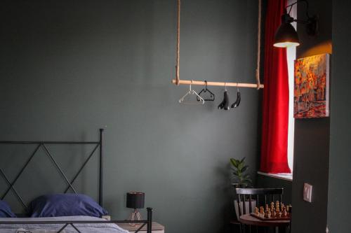 Una cama o camas en una habitación de Prishtina Center Hostel