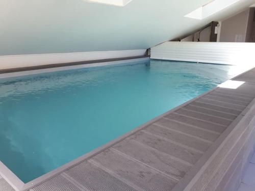 Gite Troubadour - Cap Gris Nez - piscine 내부 또는 인근 수영장