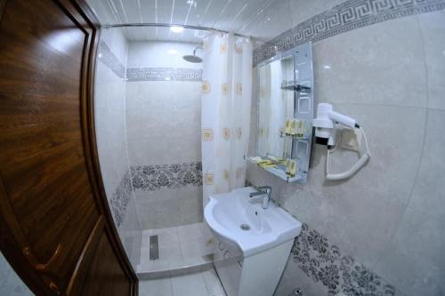 Ванная комната в Riverside Eco Resort