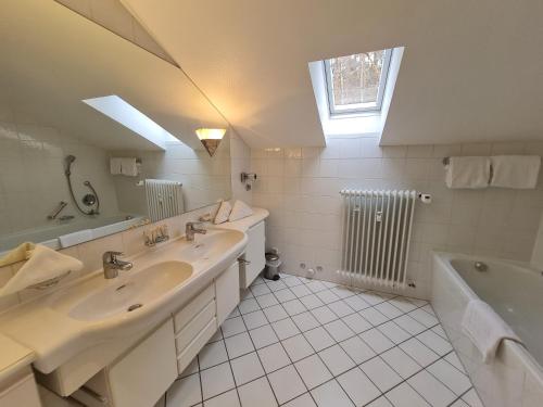 Koupelna v ubytování AlpenHorizont