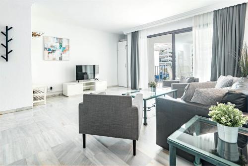 Harbor Getaway in the Heart of Puerto Banus With Walking dictance to everything