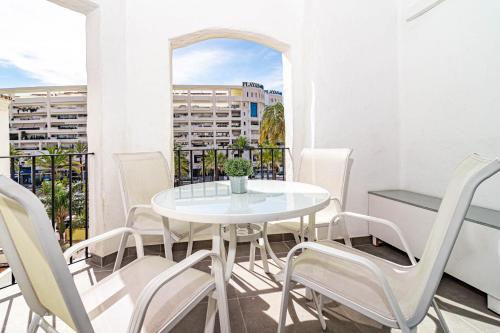 Harbor Getaway in the Heart of Puerto Banus With Walking dictance to everything