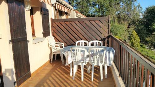 Photo de la galerie de l'établissement Résidence Cap Azur Appartement 108, à Villeneuve-Loubet