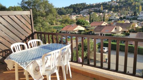 Photo de la galerie de l'établissement Résidence Cap Azur Appartement 108, à Villeneuve-Loubet