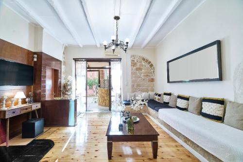 Dreamscape Residences - Stavros Apartment