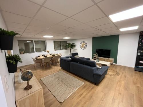 Zdjęcie z galerii obiektu Haut de gamme 2 chambres w mieście Maubeuge