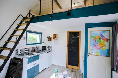 TINY HOUSE entre Chambord Beauval et Chevernyにあるキッチンまたは簡易キッチン