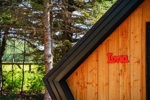 Φωτογραφία από το άλμπουμ του Wild Pines Cabins σε Surrey
