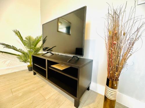 Hemel Apartments - Sea Breeze TV 또는 엔터테인먼트 센터