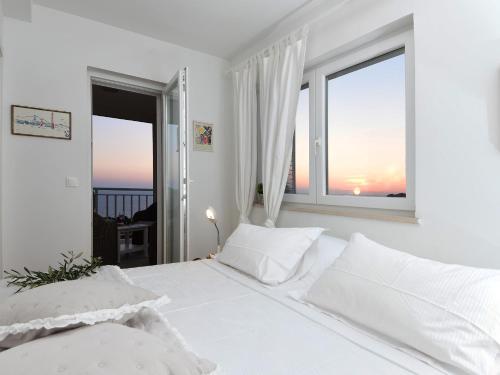 MARIVA DELUXE APARTMENT