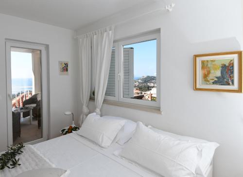 MARIVA DELUXE APARTMENT