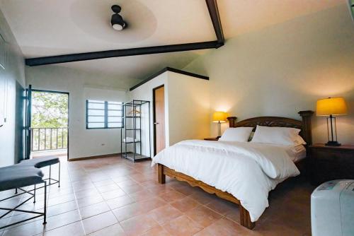 Ένα ή περισσότερα κρεβάτια σε δωμάτιο στο Jajome Terrace