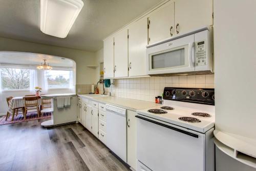 ユージンにあるCharming Eugene Vacation Rental - 3 Mi to Downtownのギャラリーの写真