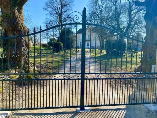 Zahrada ubytování La Montgrande, 2 bed gîte, Aulnay