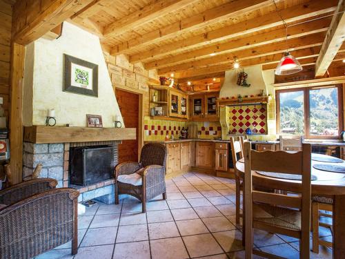 Chalet 10 pers à La Clusaz - 5 ch - Calme - Cheminée - Animaux admis - Parking - FR-1-437-73