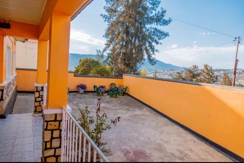 A balcony or terrace at Auberge La Caverne