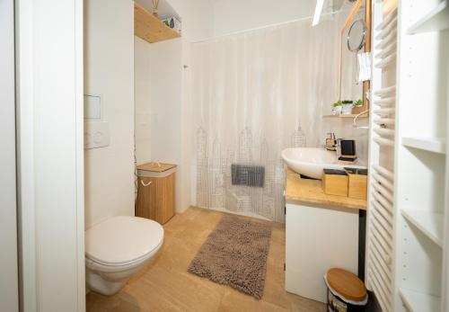 Sunny 1BR with Terrace near Schönbrunn