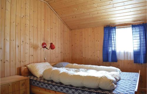 Postel nebo postele na pokoji v ubytování Nice Home In Vringsfoss With Wifi