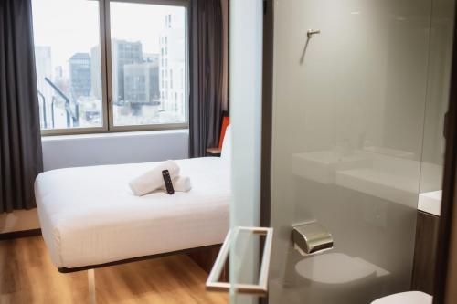 Koupelna v ubytování easyHotel Paris Nord Aubervilliers