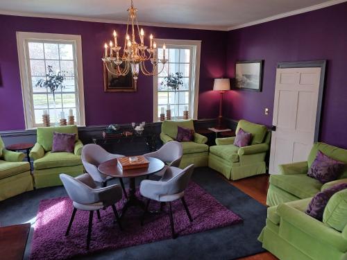 Blue Ruby at Grice-Fearing B&B – Photos 4