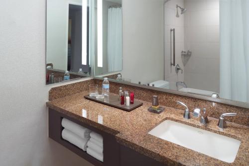 Salle de bains dans l'établissement Atlanta Marriott Marquis