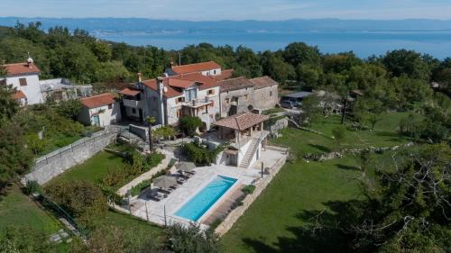 Holiday Home Oliti with Pool