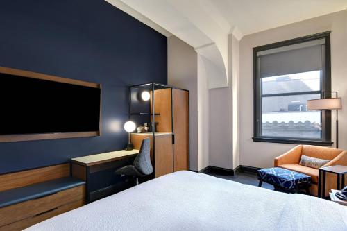 Courtyard by Marriott Cincinnati Downtown Image