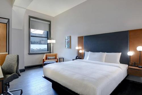 Courtyard by Marriott Cincinnati Downtown Image